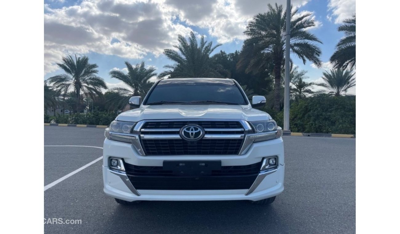 Toyota Land Cruiser VXR TOYOTA LAND CRUISER 2013 GCC V8   5,7  Excellent Condition