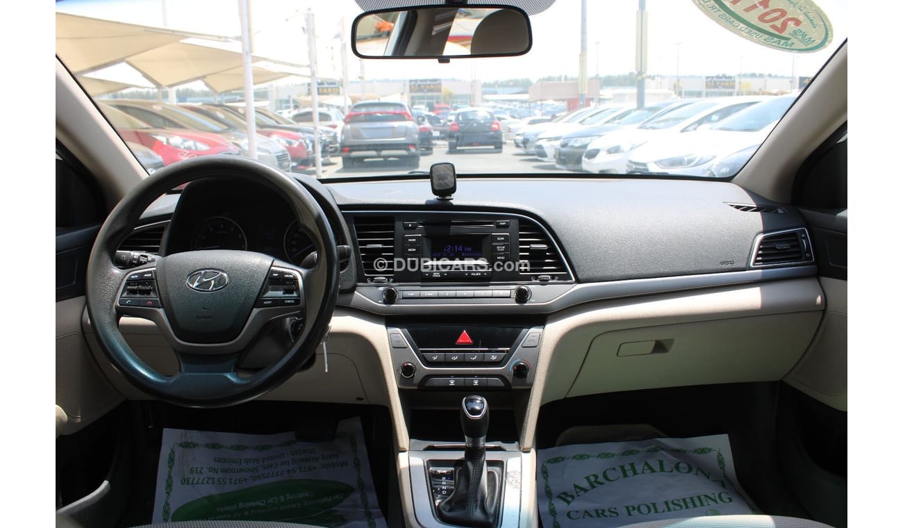 Hyundai Elantra GL ACCIDENTS FREE - GCC - PERFECT CONDITION INSIDE OUT - ENGINE 1600 CC