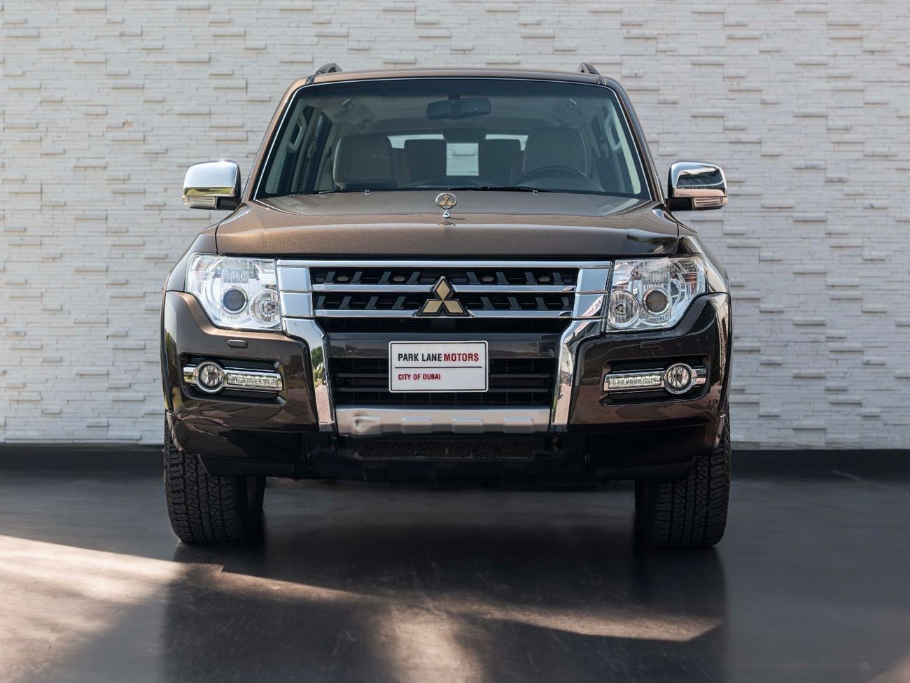 Mitsubishi Pajero AED 1,415 PM • PAJERO 3.8L V6 GLS TOP • GOLD EMBLEM PACKAGE • ONLY 58,000 KMS • PRISTINE CONDITION