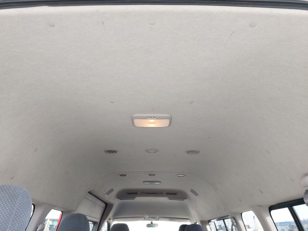 تويوتا هاياس (RAMADAN OFFER) TOYOTA HIACE VAN RHD 2009 MODEL 2.7 L PETROL AUTOMATIC(PM65726)