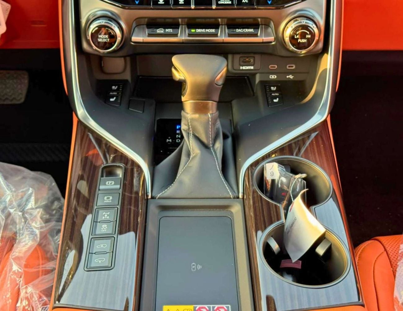 Lexus LX600 VIP 3.5L PETROL || RADAR / 360*CAMERA / LEATHER WITH PWR SEATS / SUNROOF / REAR ENTERTAINMENT SCREEN