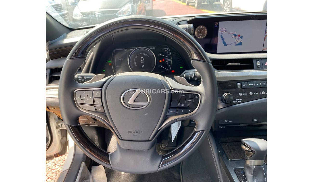 Lexus ES 300 LEXUS ES 300h HYBRID MODEL 2019 WHITE COLOR