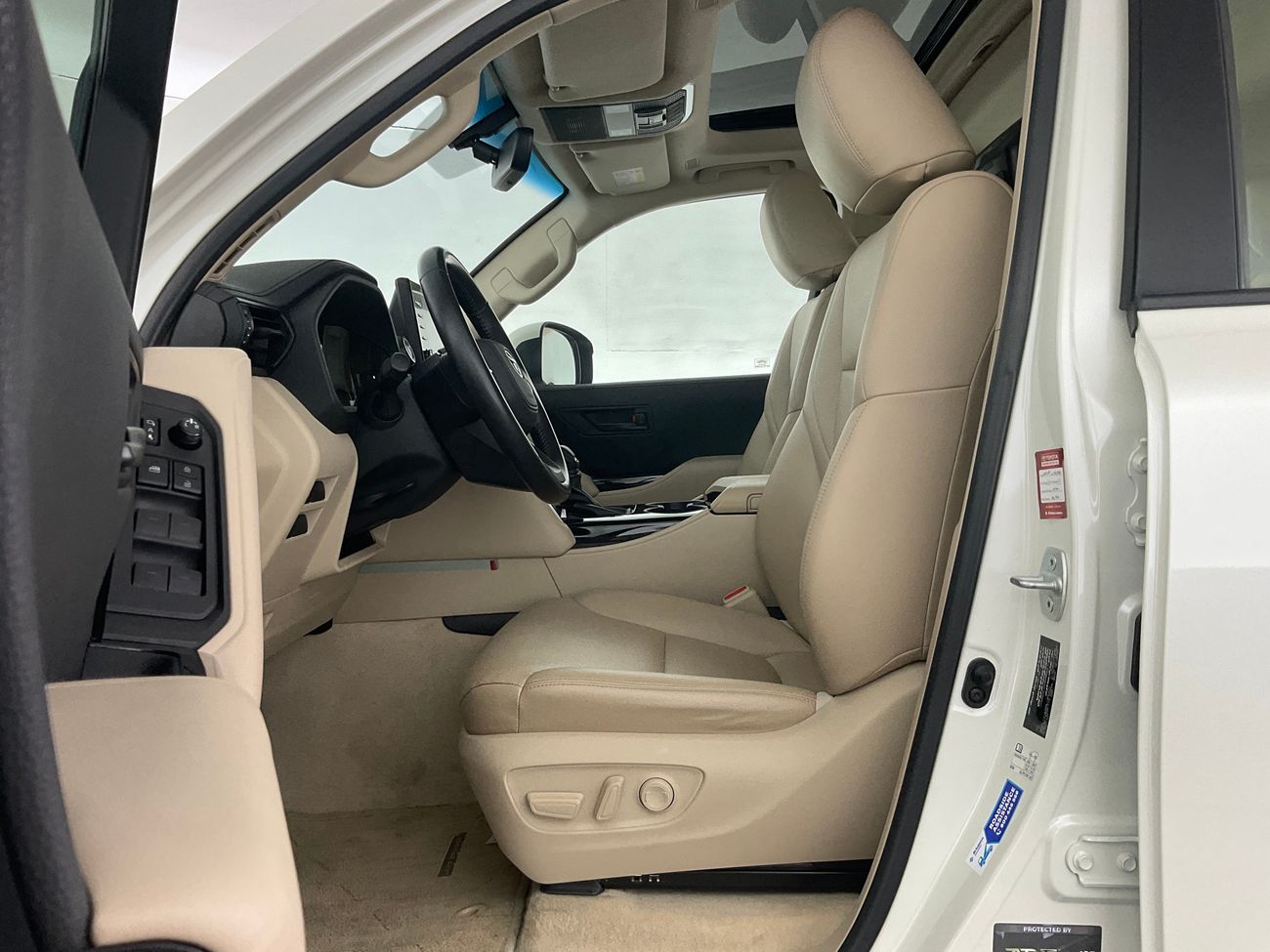 تويوتا لاند كروزر Black Edition (EXR) | شامل الضمان | 0 ﺪﻔﻋﺓ ﺃﻮﻟﻯ