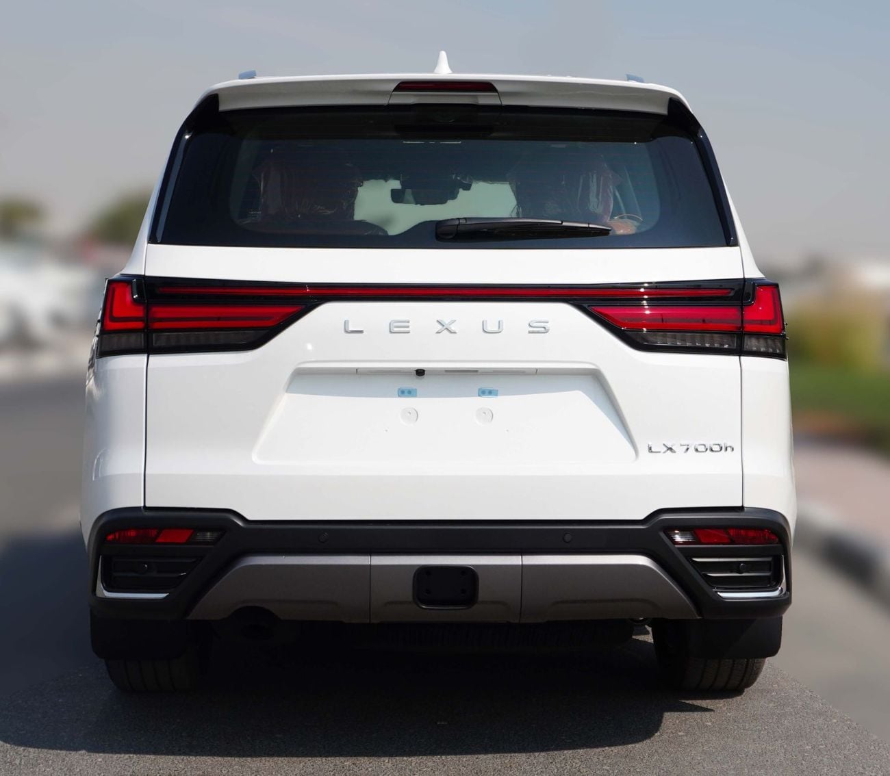 لكزس LX 700h LEXUS-LX700H 3.5L VIP (WIRELESS CHARGER, REAR TV SCREEN, 360 DEGREE CAMERA)