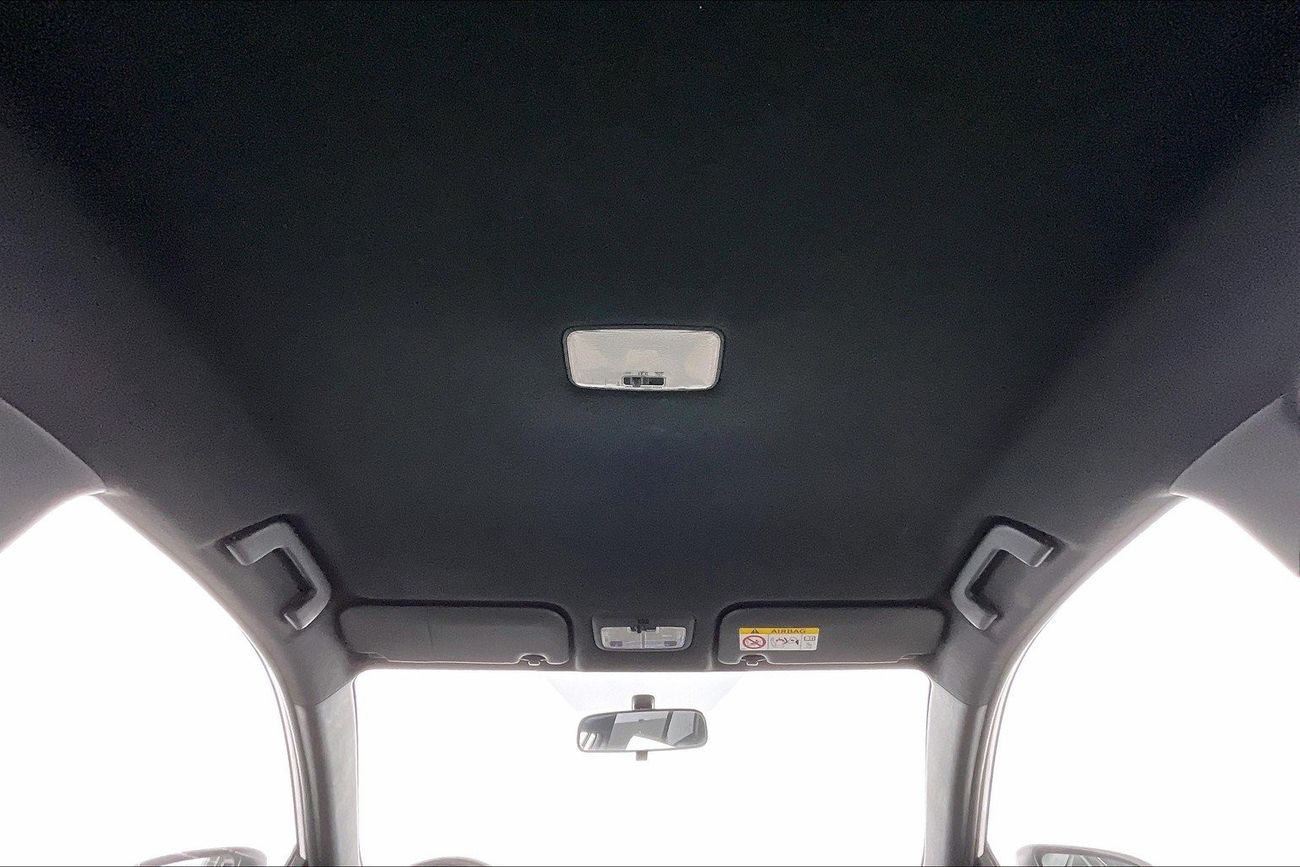 تويوتا يارس SE / E | سنة ضمان مجانية | 0 دفعة أولى | سياسة الإعادة بعد 7 أيام