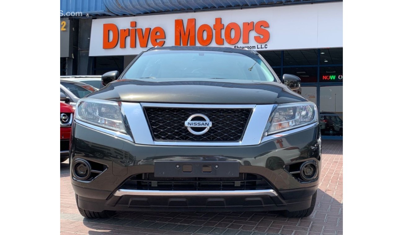 Nissan Pathfinder ONLY 750X60 MONTHLY NISSAN PATHFINDER 2015 V6 4X4 JUST ARRIVED!! NEW ARRIVAL UNLIMITED KM WARRANTY.