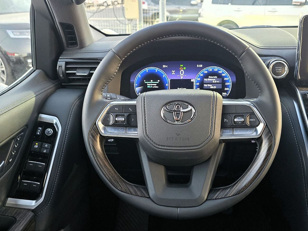 Toyota Land Cruiser VX Toyota land cruiser Vx 3.5l turbo 4*4 A/T  Black color inside black 2026