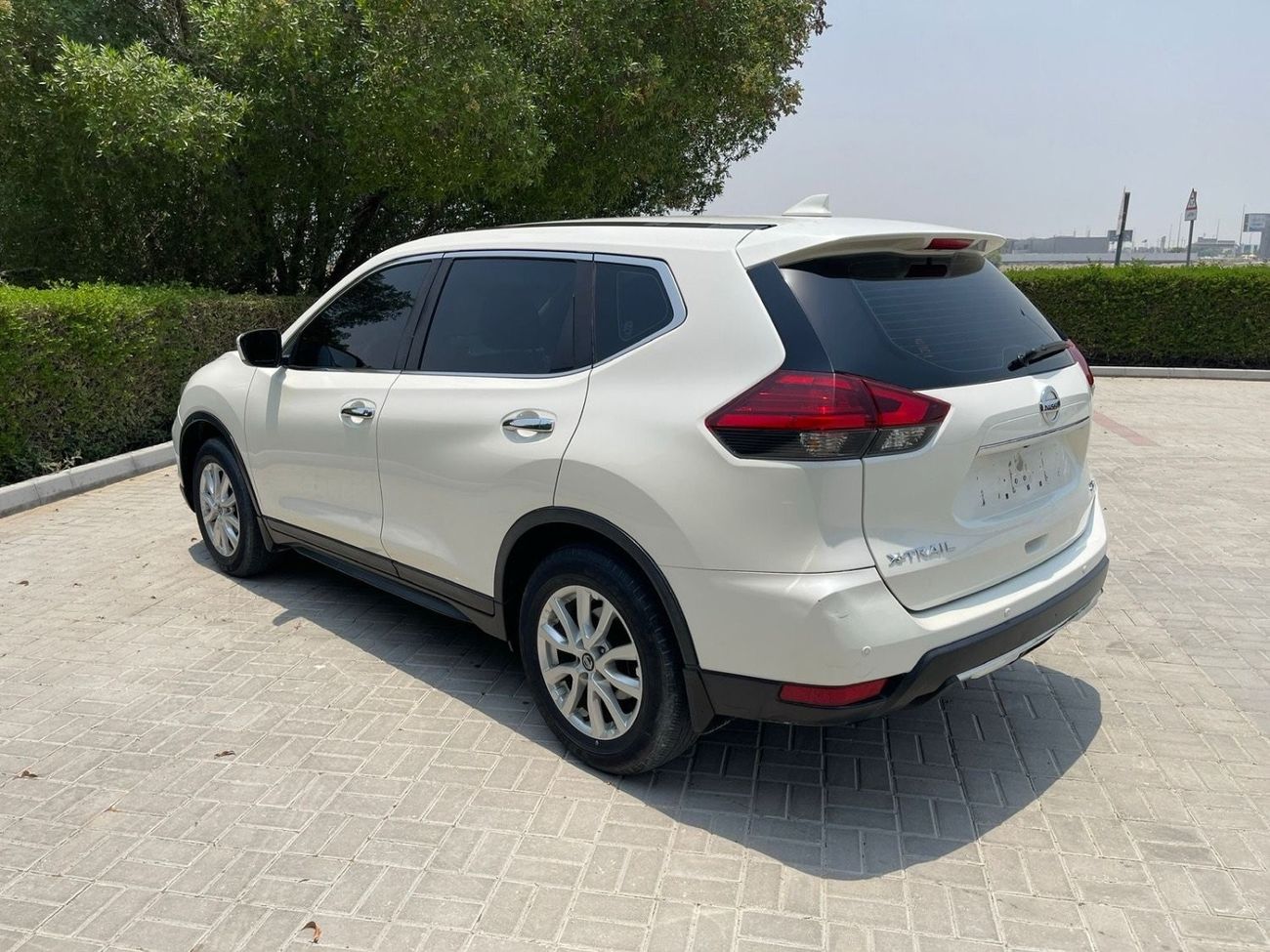 Nissan XTrail SV NISSAN X-TRAIL   MODEL 2019  V4    L2,5   Excellent Condition (GCC  _ SPEC) - VERY GOOD CONDITION