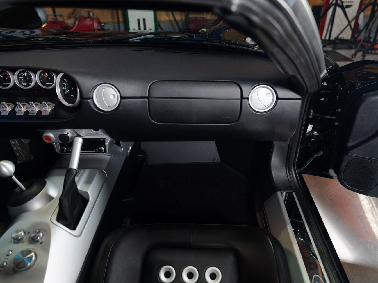 Ford GT Rare 1 of 14 Stripe Delete