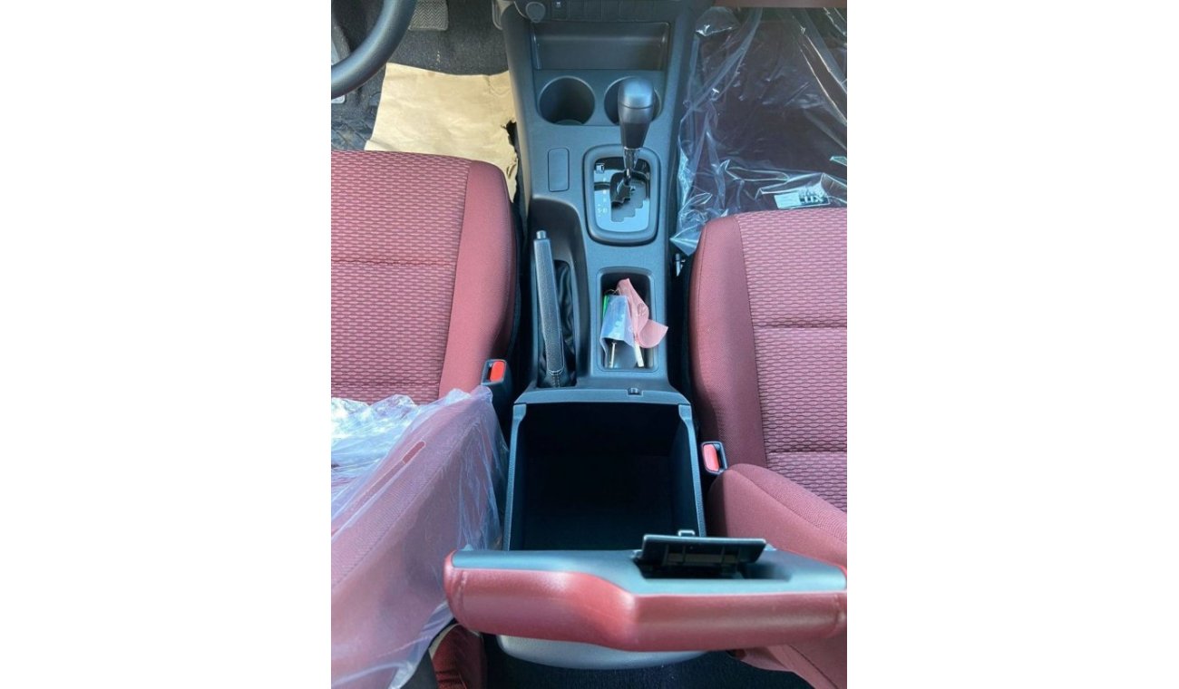 Toyota Hilux 22YM HILUX DC 2.4L 4x4 AT With Power windows