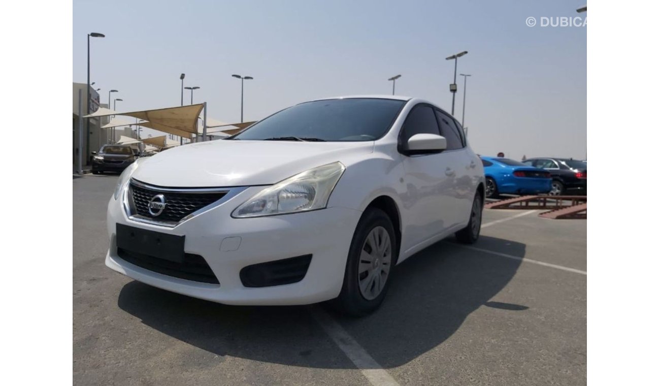 Nissan Tiida Nissan TIDA - 2016- Low millage- O original Paint.