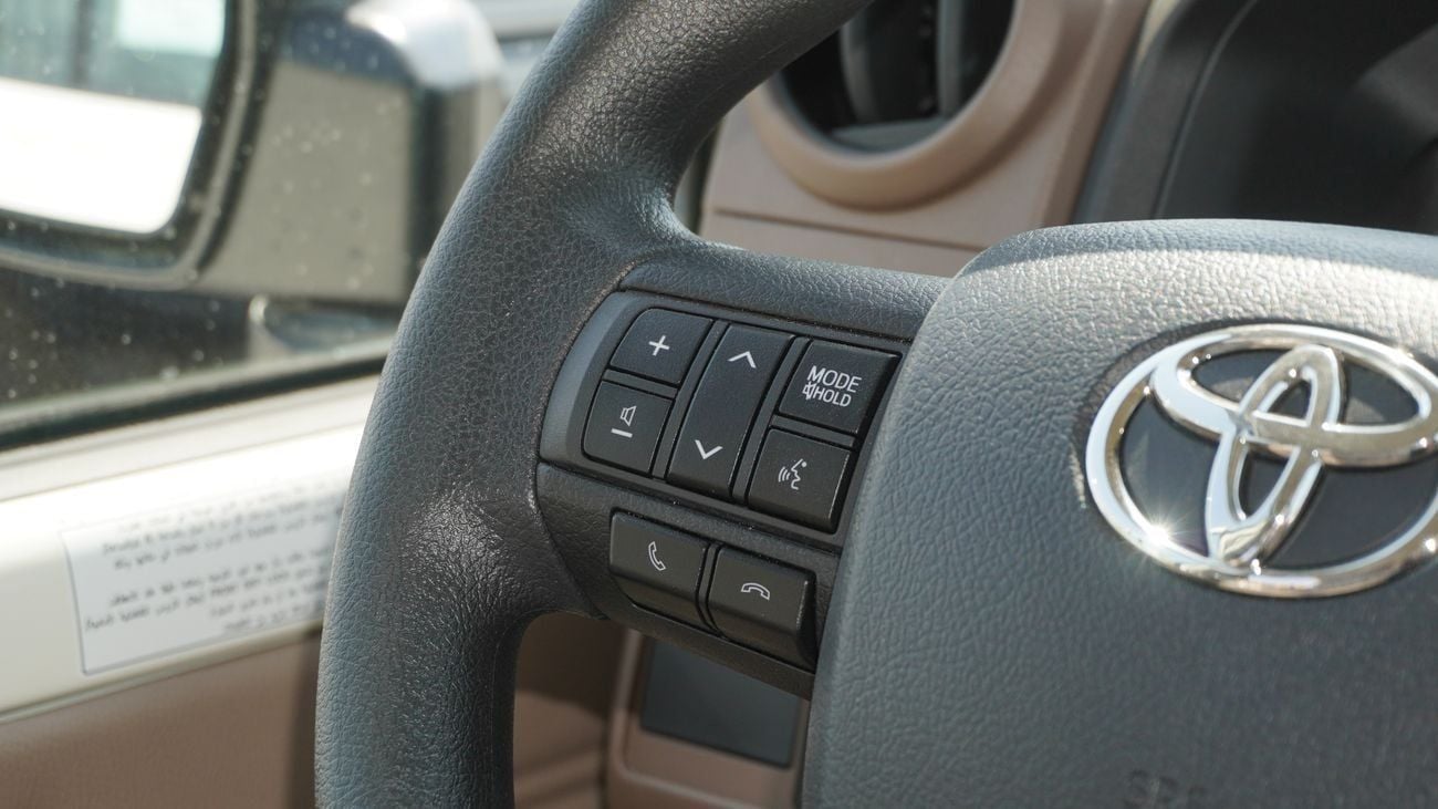 تويوتا لاند كروزر TOYOTA LAND CRUISER PICK 4.0L PETROL DOUBLE CAB A/T MY 2025