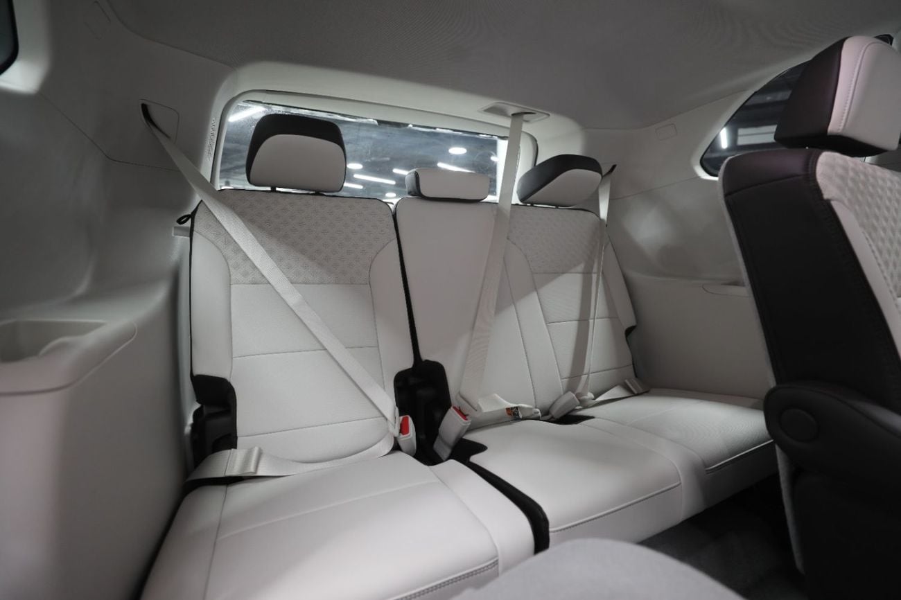 جي أم سي أكاديا GCC | Brand New | 7 Seats VIP | 328 Hp 2.5L V4 AWD | Full Option | AED 3,400 monthly with 0% Downpay