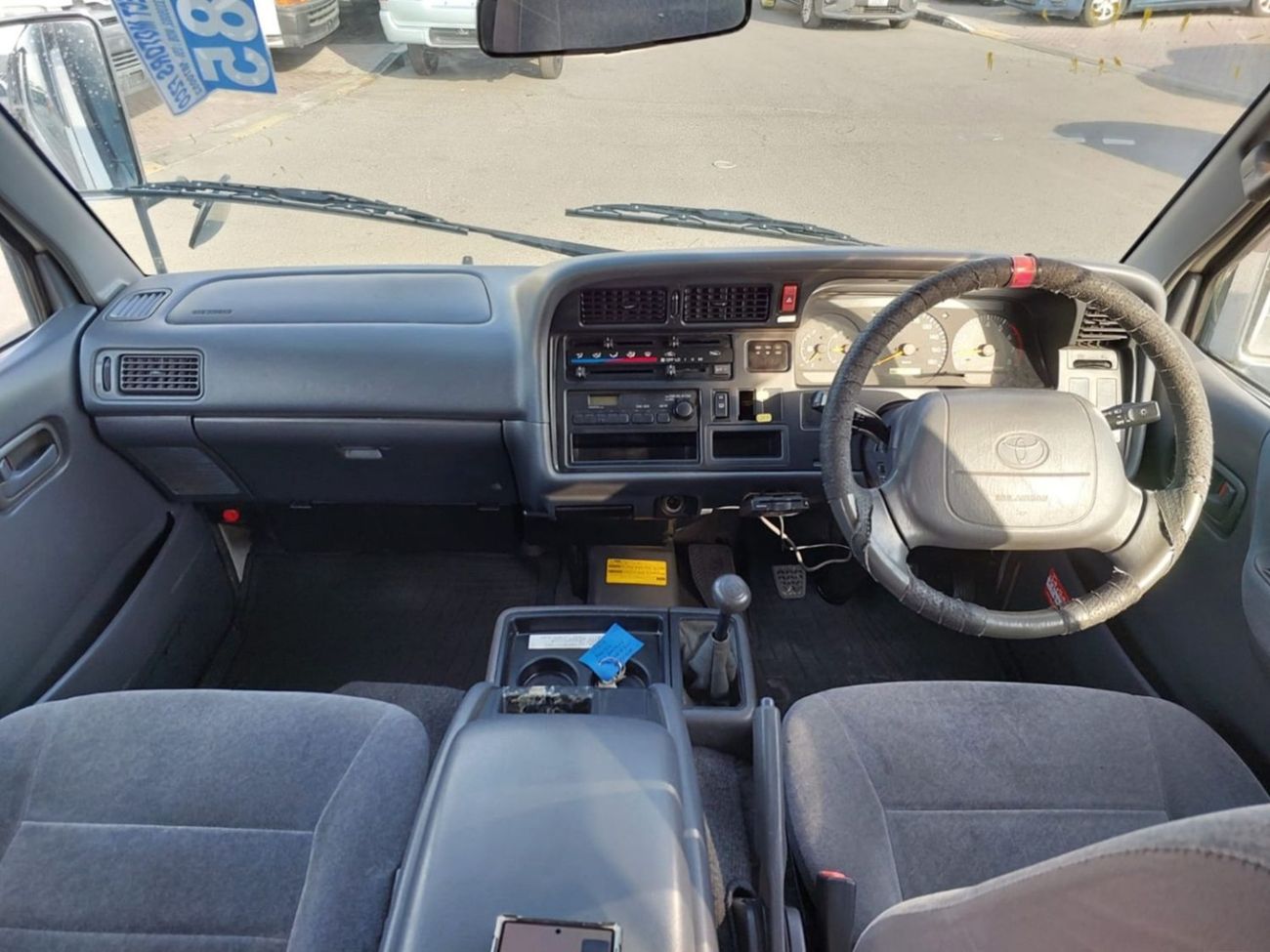 Toyota Hiace TOYOTA HIACE VAN RHD 2001 MODEL 2.0 L PETROL MANUAL(PM04621)