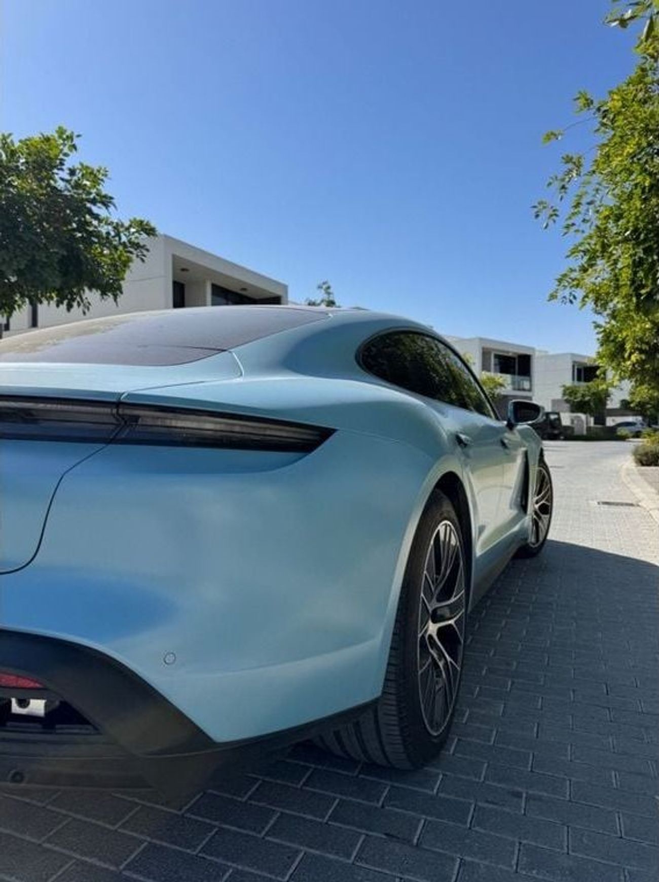 بورش تايكان 4