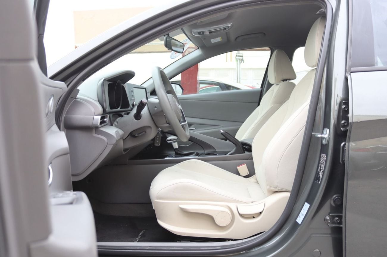 هيونداي إلانترا هيونداى إلنترا 2023 - خليجى - بدون حوادث - محرك 1.6- ممشى قليل - حاله ممتازه من الداخل والخارج