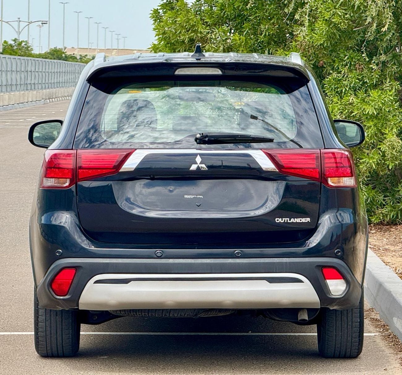 Mitsubishi Outlander GLX High 2.4L 850-Monthly l GCC l 4WD , Cruise, Camera l Accident Free