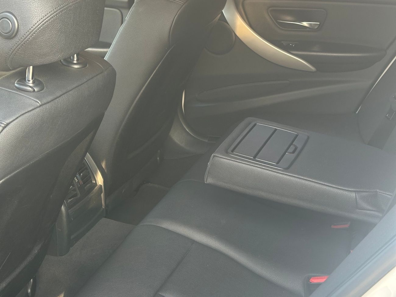 بي أم دبليو 318i