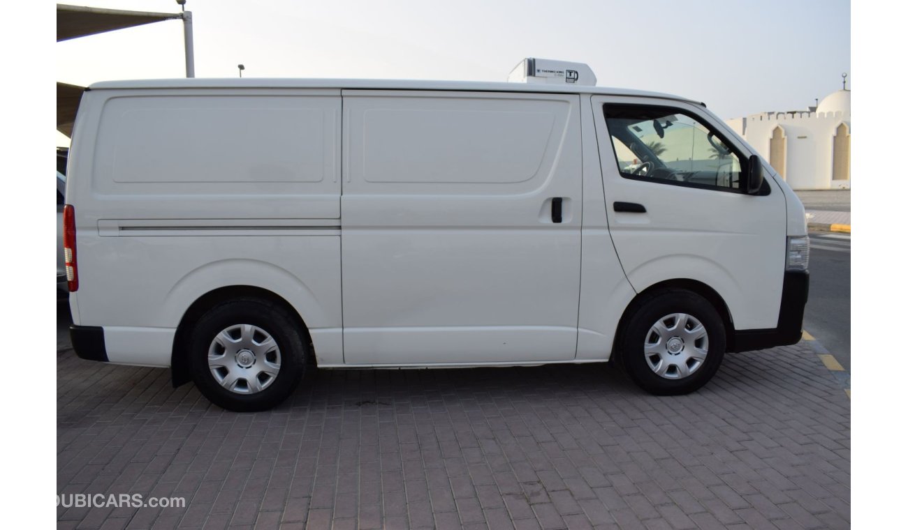 Toyota Hiace GL - Standard Roof Toyota Hiace std roof chiller, model:2017. Excellent condition