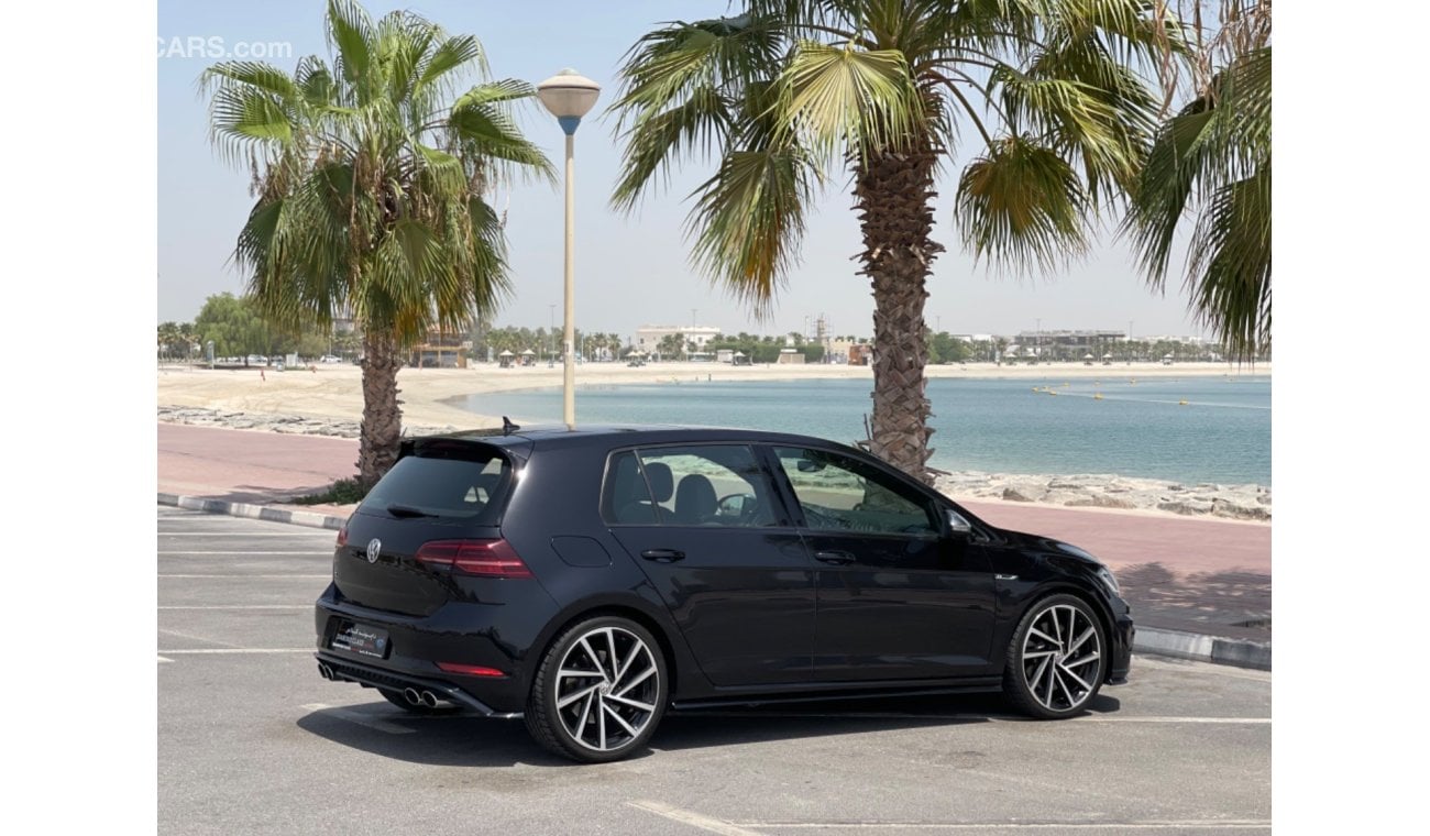 Volkswagen Golf GOLF R GCC