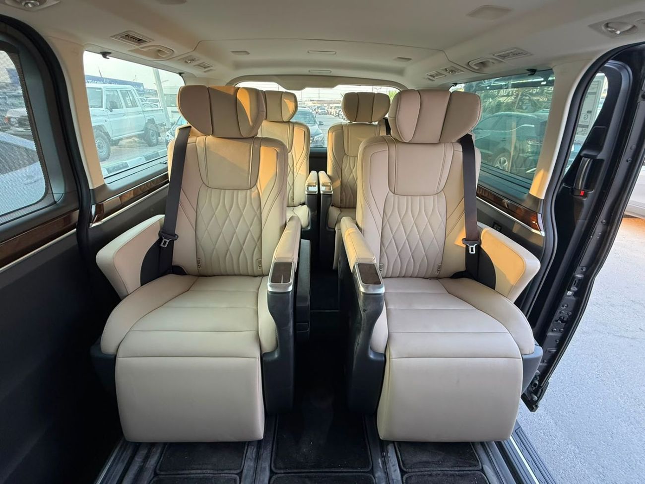 Toyota Granvia PREMIUM