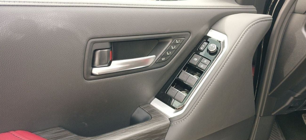 تويوتا لاند كروزر Toyota Land Cruiser 300 VXR 3.5L Petrol TT 2024YM