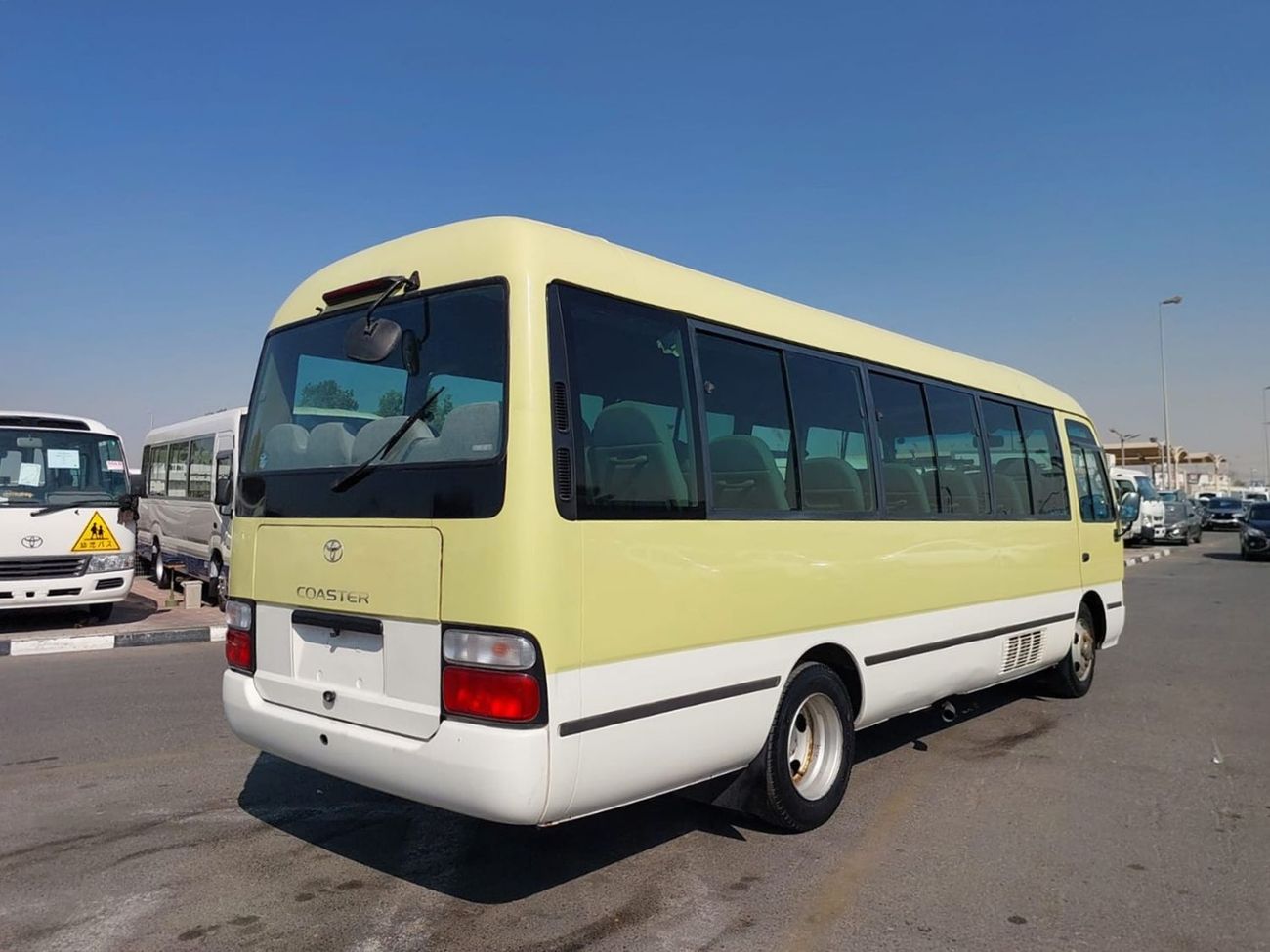 تويوتا كوستر (RAMADAN OFFER) TOYOTA COASTER BUS RHD 2004 MODEL 4.0 L DIESEL AUTOMATIC(PM50072)