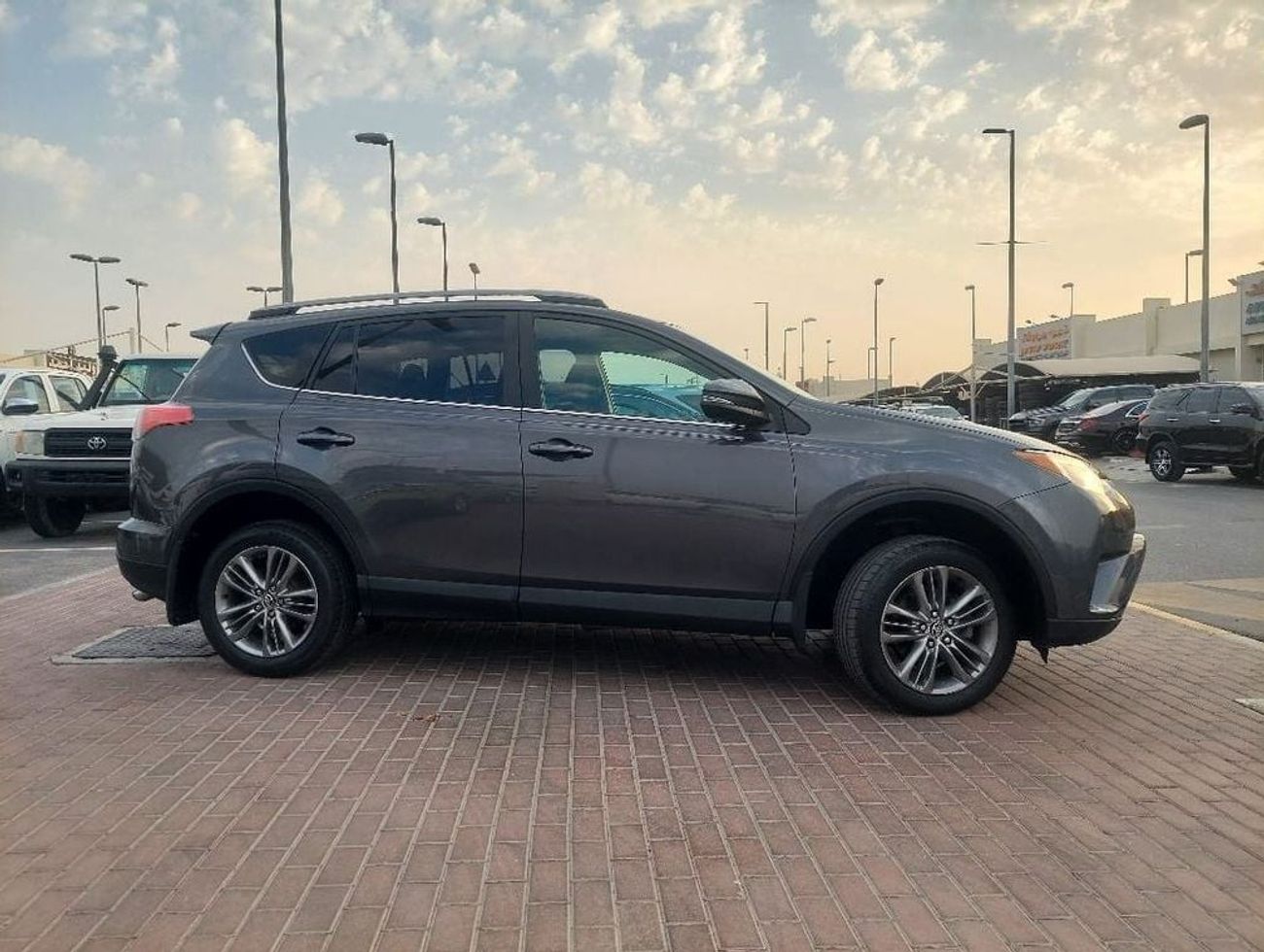 Toyota RAV4 2.5L PETROL XLE AUTOMATIC TRANSMISSION ( CANADIAN SPECS)