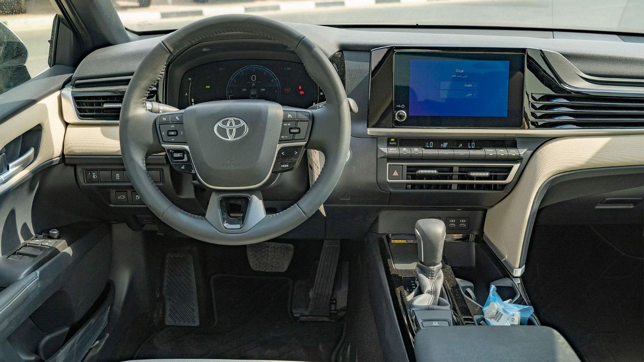 تويوتا كامري 2025 Toyota Camry LE facelift 2.5L Petrol AT with Sunroof - GCC (Export price)