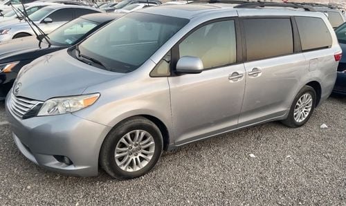 تويوتا سيينا XLE Full Option