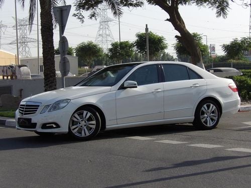 Mercedes Benz E300 AVANTGARDE SPORT Mercedes-Benz E 300 2010 | GCC Specs | Well Maintained Two Keys
