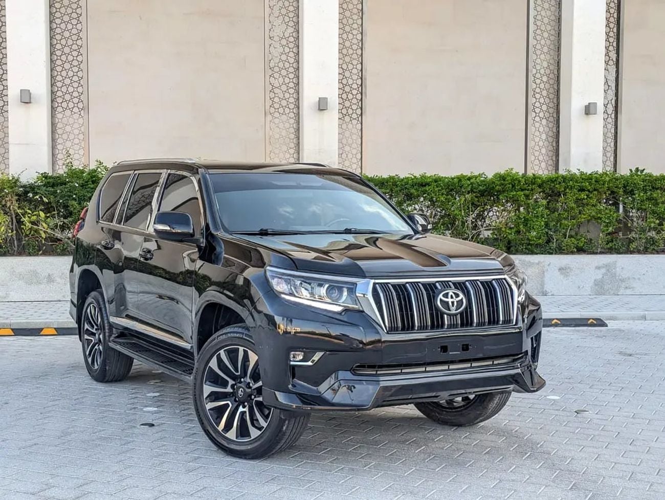 Toyota Prado TX-L V4 2.7L GCC SPECIFICATION IN EXCELLENT CONDITION
