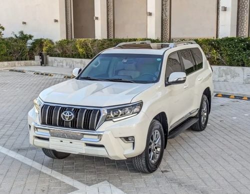 تويوتا برادو Toyota prado 2018Model VXR 4.0L v6 petrol Engine Colour White Transmission Automatic Interior.Begie