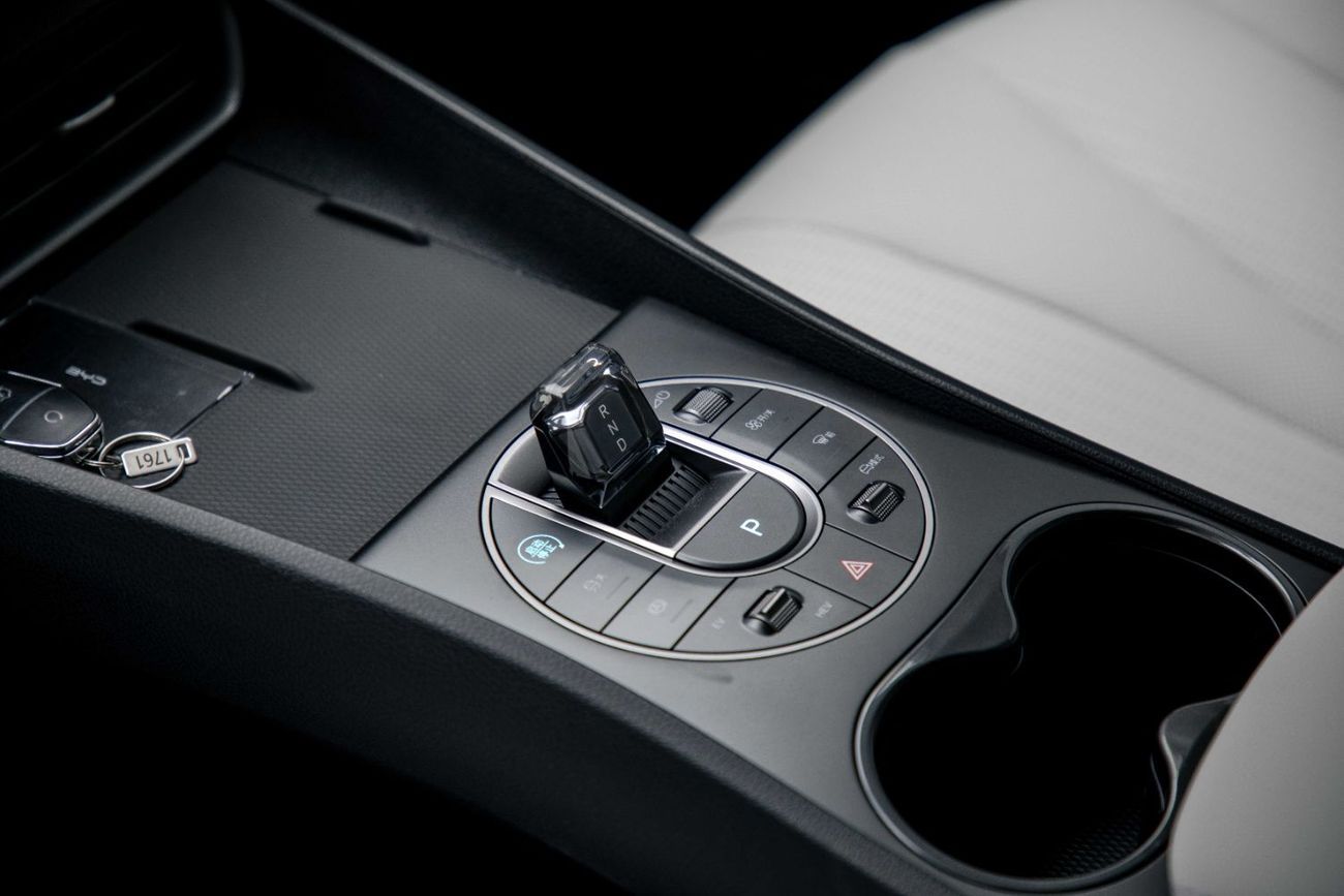 BYD Seal 05 DM-i ID Luxury 1.5L- White Inside Grey | Export Only