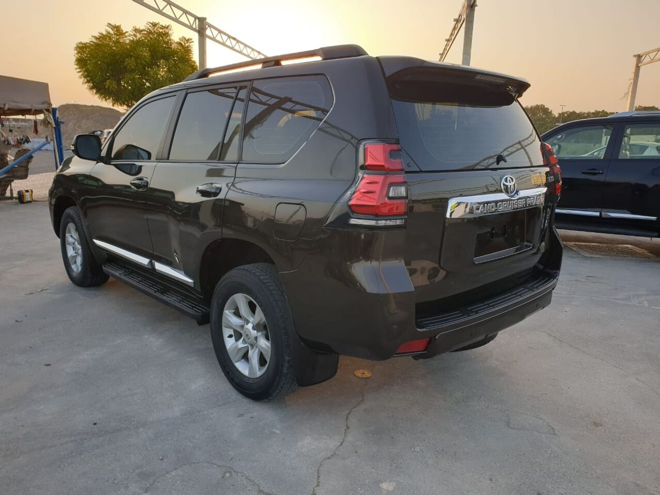Toyota Prado 2.7L TXL - 4 CYLINDER (PETROL)
