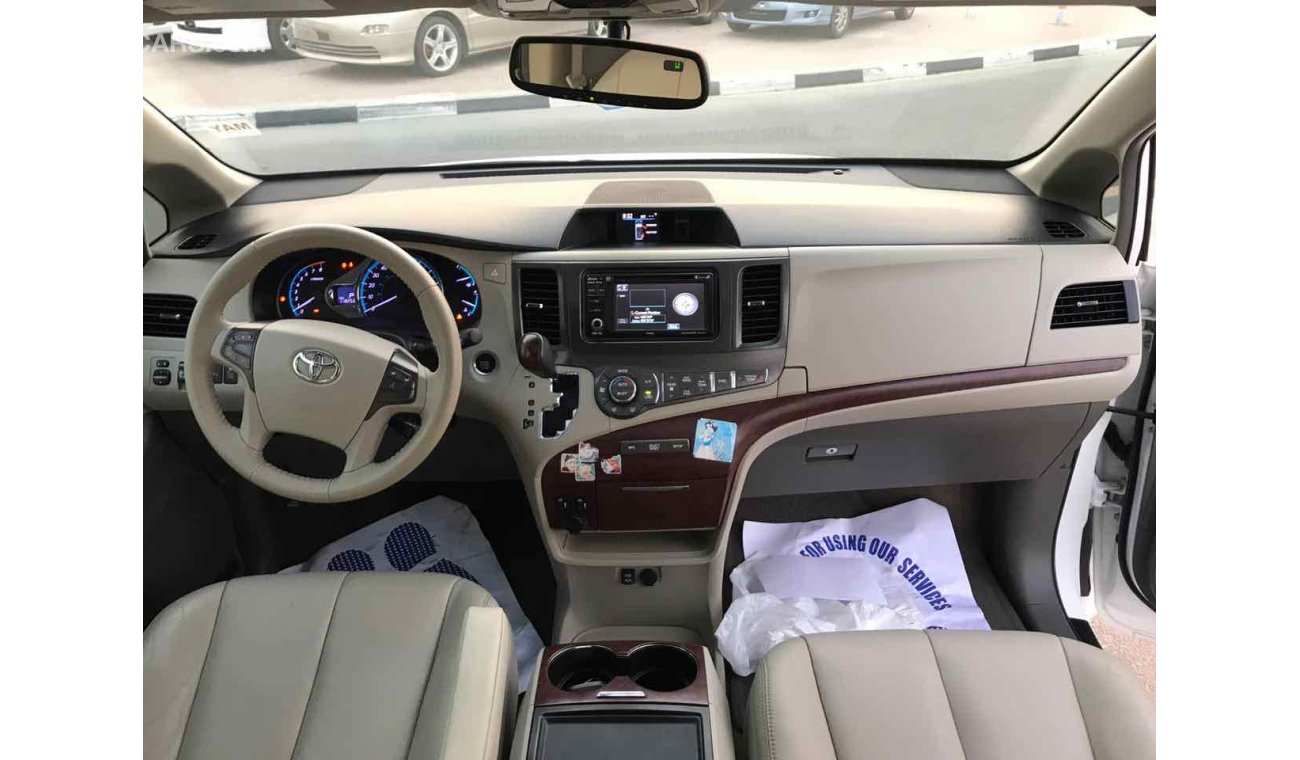 تويوتا سيينا OPTIONS WITH LEATHER SEAT, PUSH START AND SUNROOF