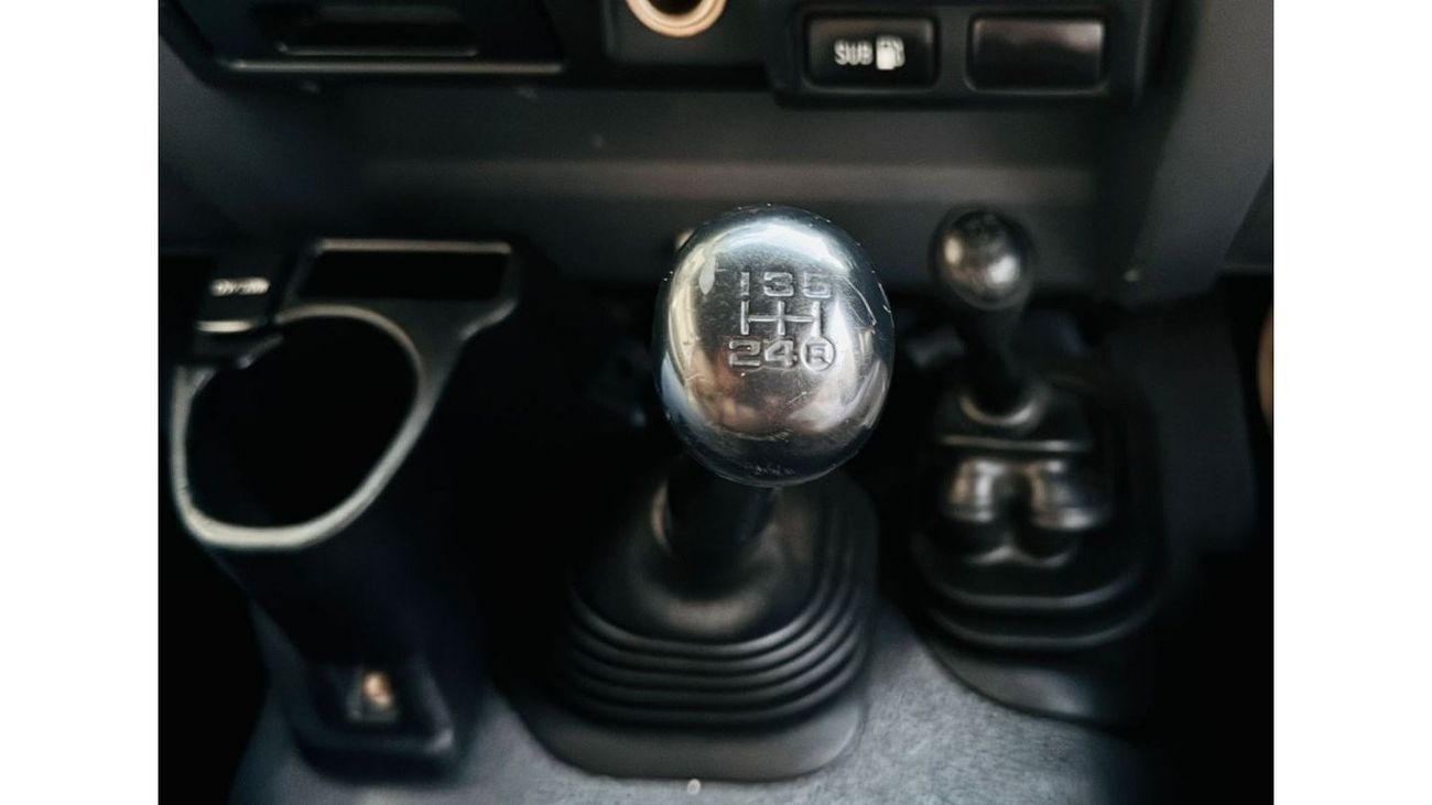 تويوتا لاند كروزر 70 -