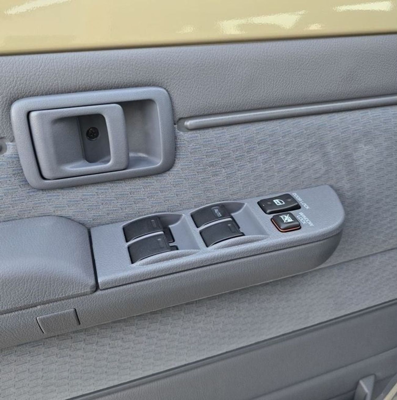 Toyota Land Cruiser 70 2025 Toyota LC76 4.0L Mid Option