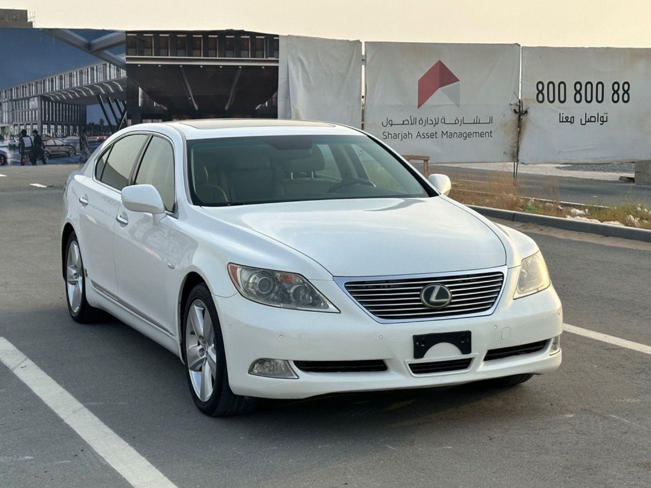 لكزس LS 460 موديل 2009 خليجي فل مواصفات كراسي جلد وفتحه وتحكم كهربي كامل ونظام صوت ممتاز وكاميرا خلفيه