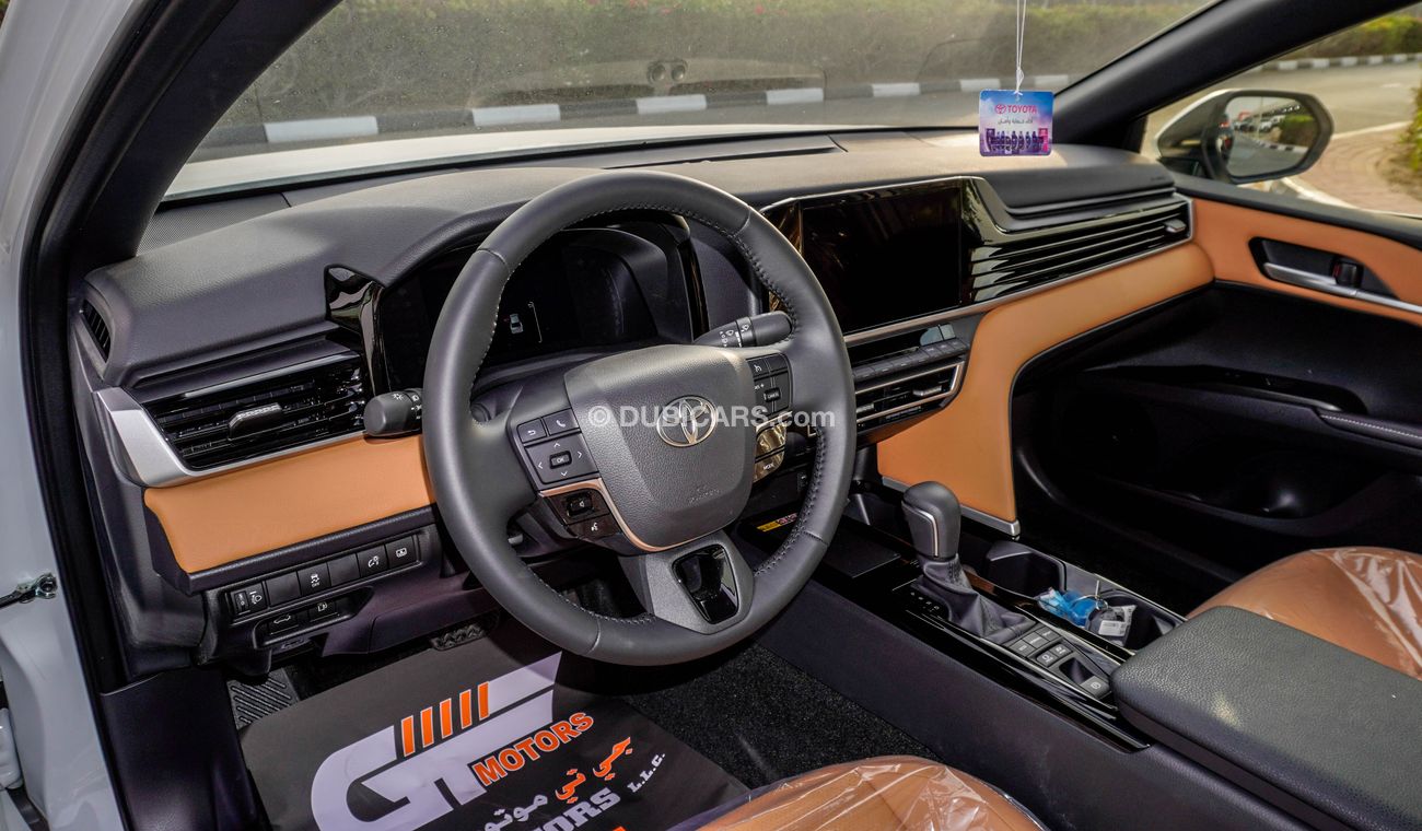 Toyota Camry LE 2.5 L Hybrid