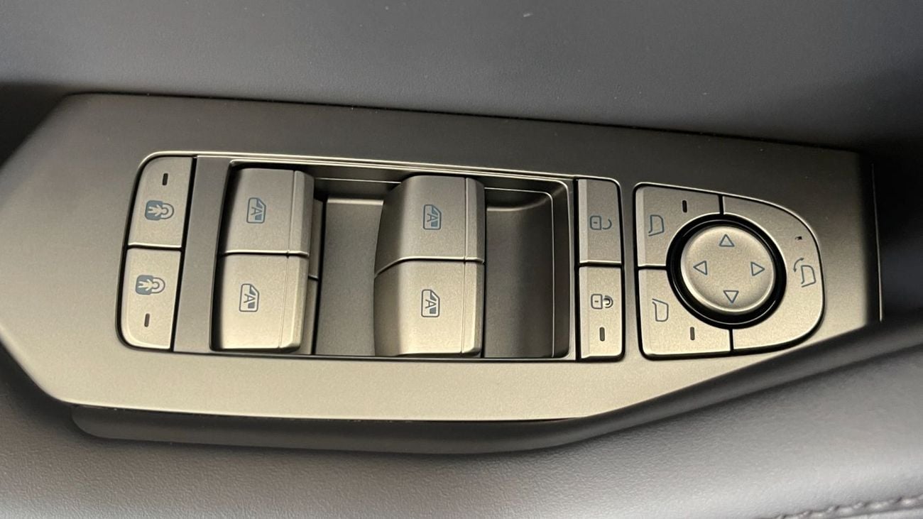 Denza B8 FLAGSHIP PHEV .SUV/CROSSOVER-Four Wheel Drive 7 Seats al- futtaim ▾