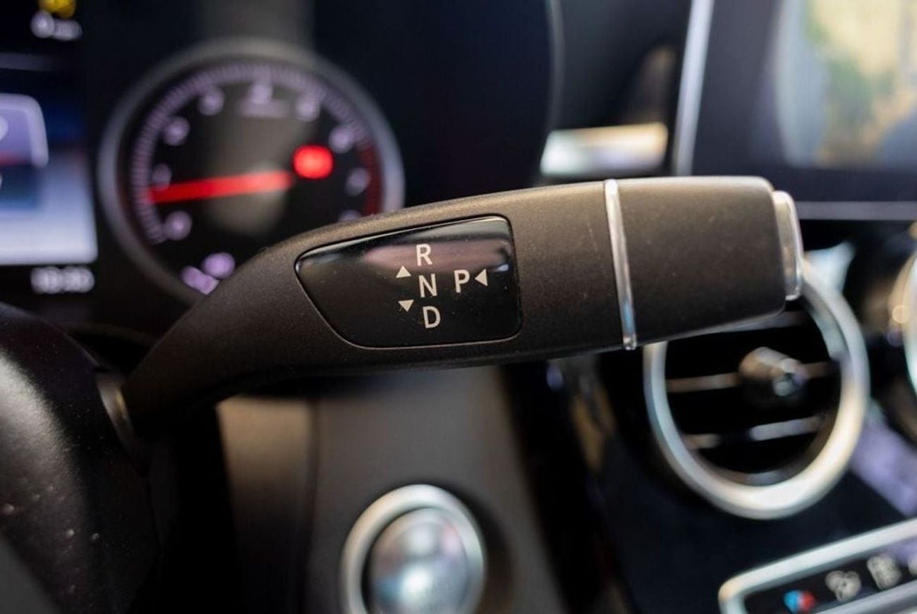 Mercedes-Benz C 200 Mercedes-Benz C200 2017 Korean Spec under Warranty with Flexible Down-Payment.