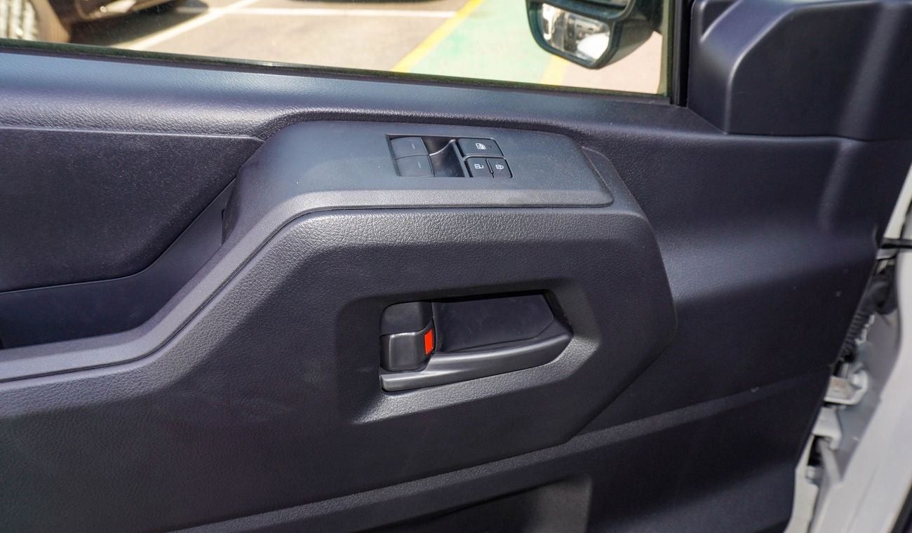 Toyota Hiace 3.5L V6 M/T