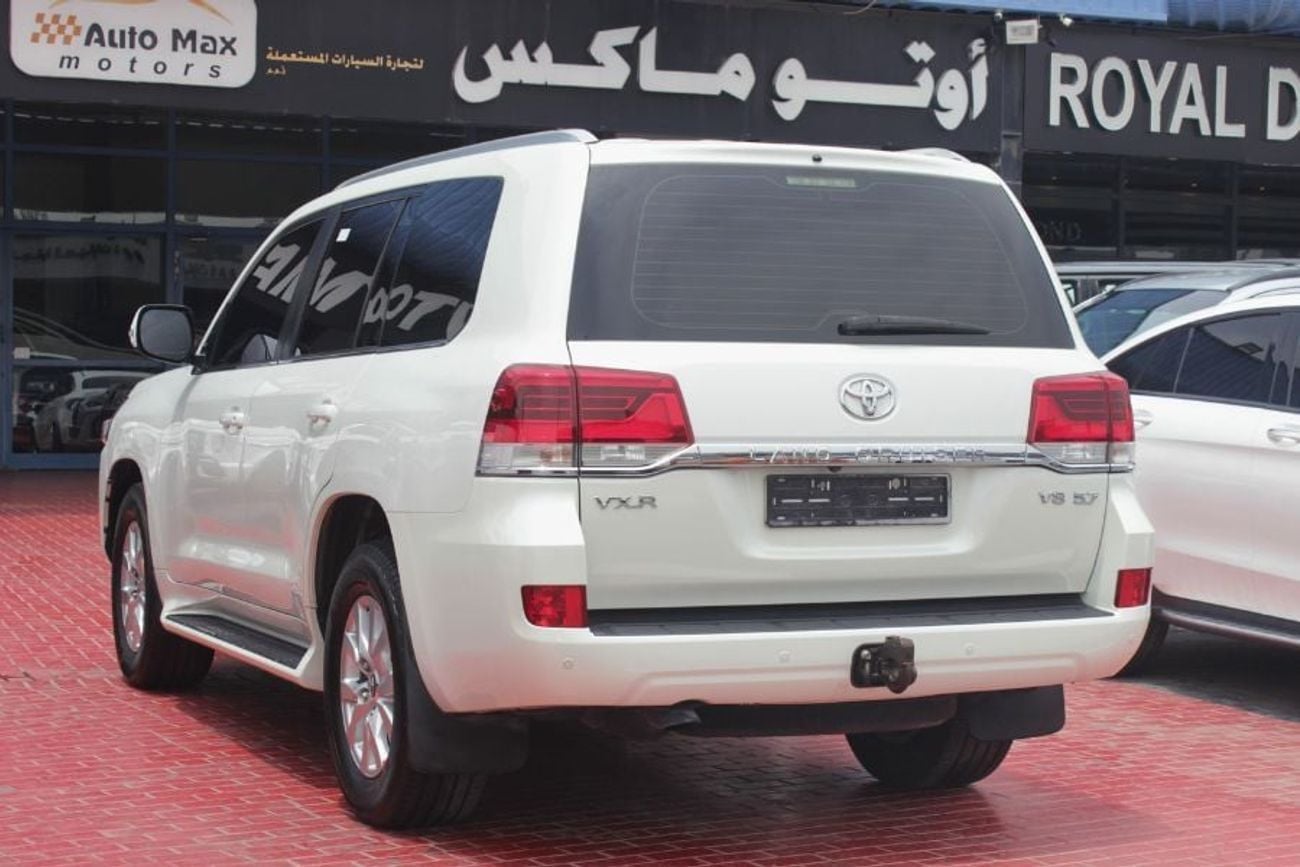 Toyota Land Cruiser STD EXR 5.7L 4WD V8,GCC
