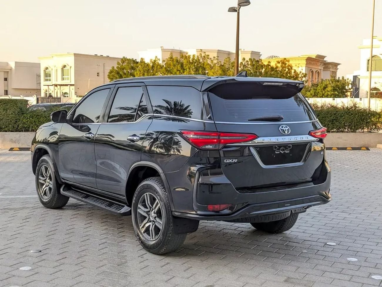 تويوتا فورتونر FACELIFTED GXR V6 4.0L GCC IN EXCELLENT CONDITION