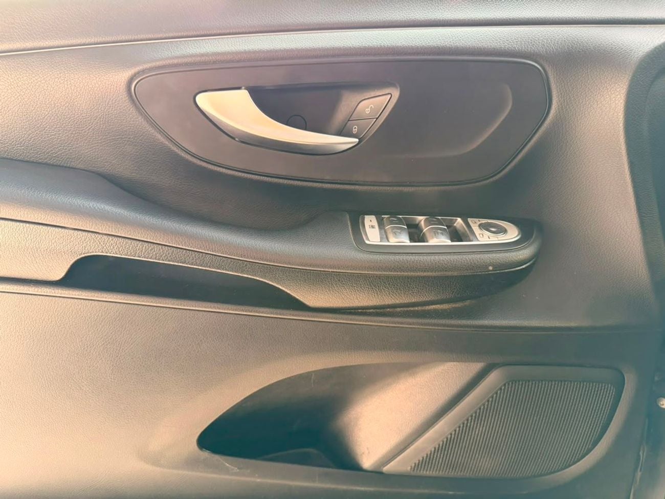 مرسيدس بنز V 250 AVANTGARDE/E