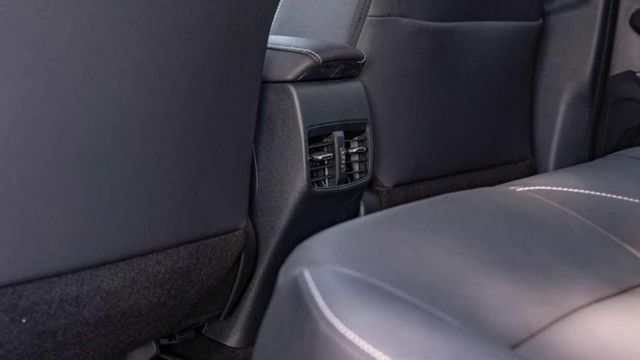 تويوتا كورولا 1.6L PETROL, FULL OPTION, PUSH START, SUNROOF 2023