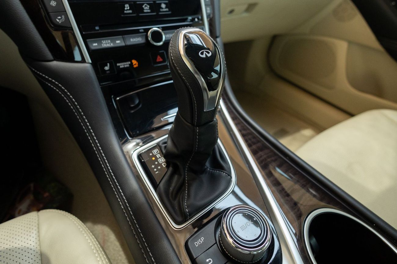 Infiniti Q50 Luxe 3.0L