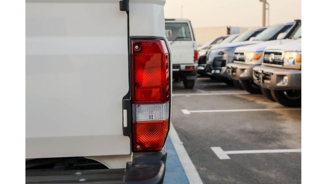 تويوتا لاند كروزر 70 Land Cruiser Hard Top 4.2L DIESEL 6-CYLINDER 3-DOORS 2023