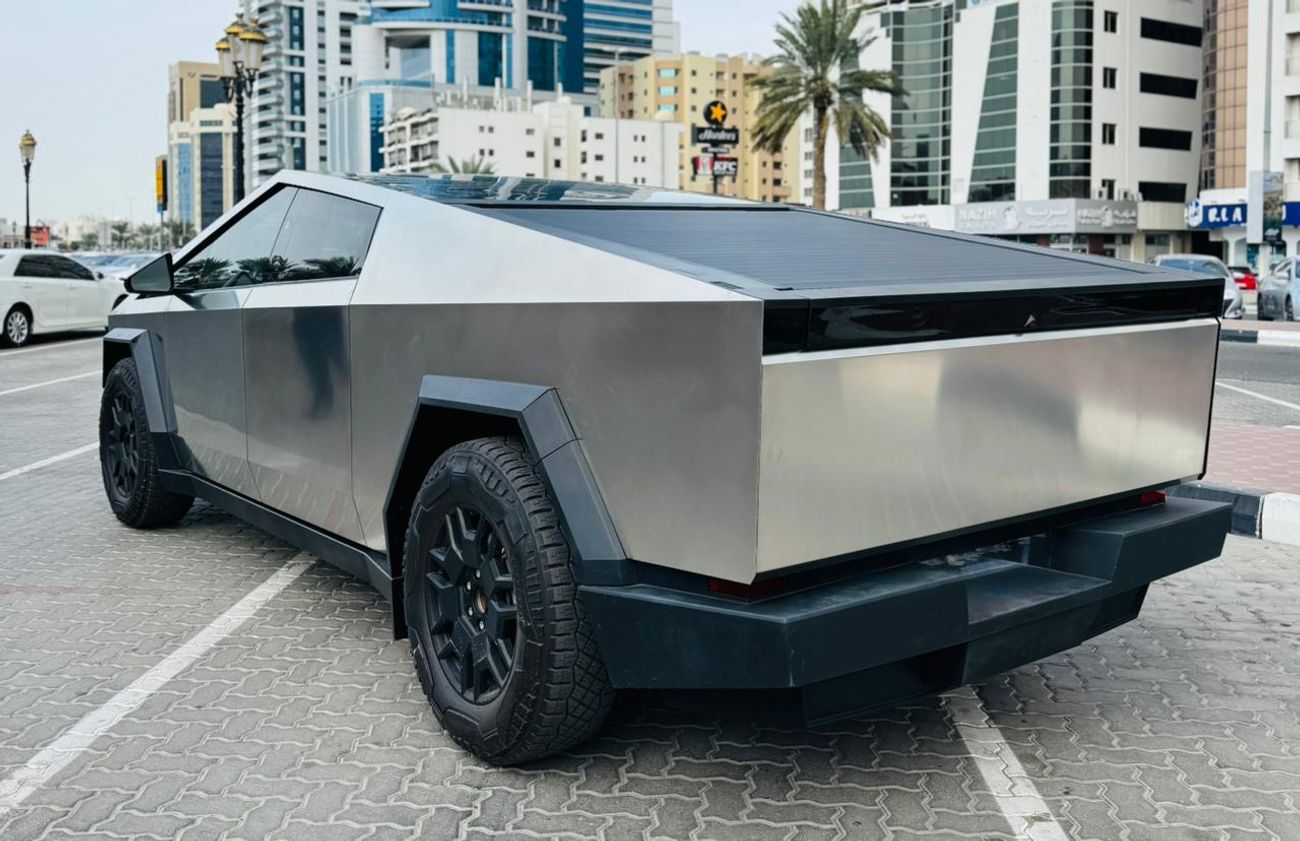 Tesla Cybertruck Cyberbeast